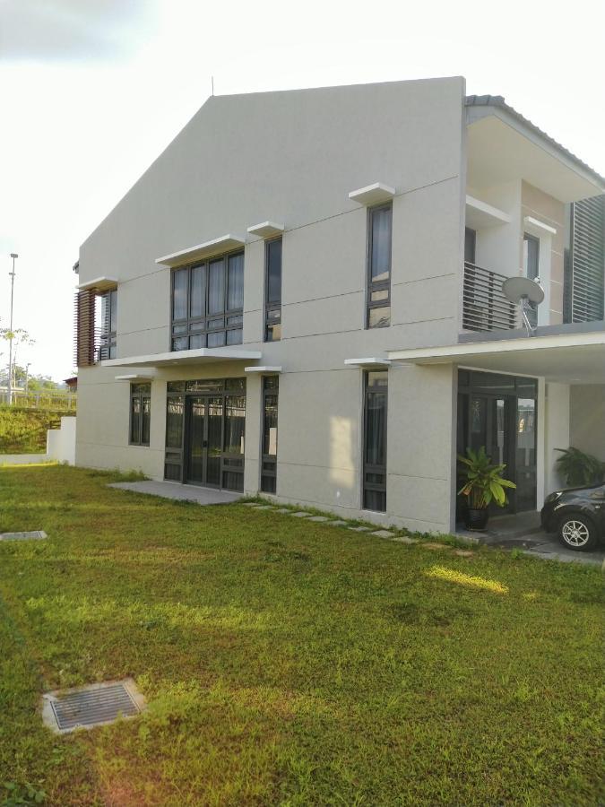 Pinevalley Homestay Putrajaya Presint 12 Экстерьер фото